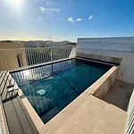 Semesterbostad Ilwien - Private Rooftop Pool - Terrace *