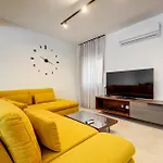 Ilwien - Private Rooftop Pool - Terrace 펜션 자프라